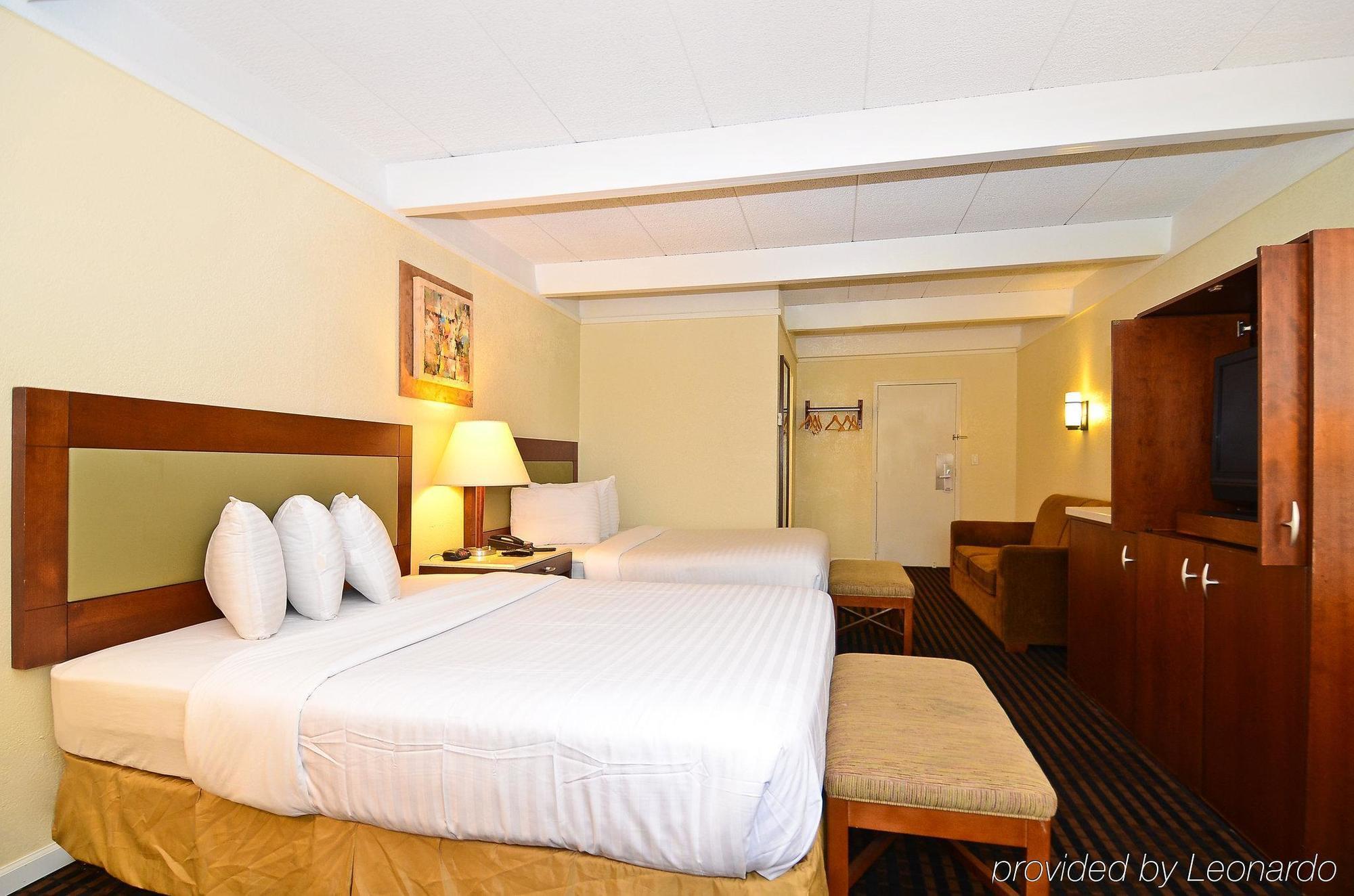 Lexington Inn & Suites-Elgin Room photo