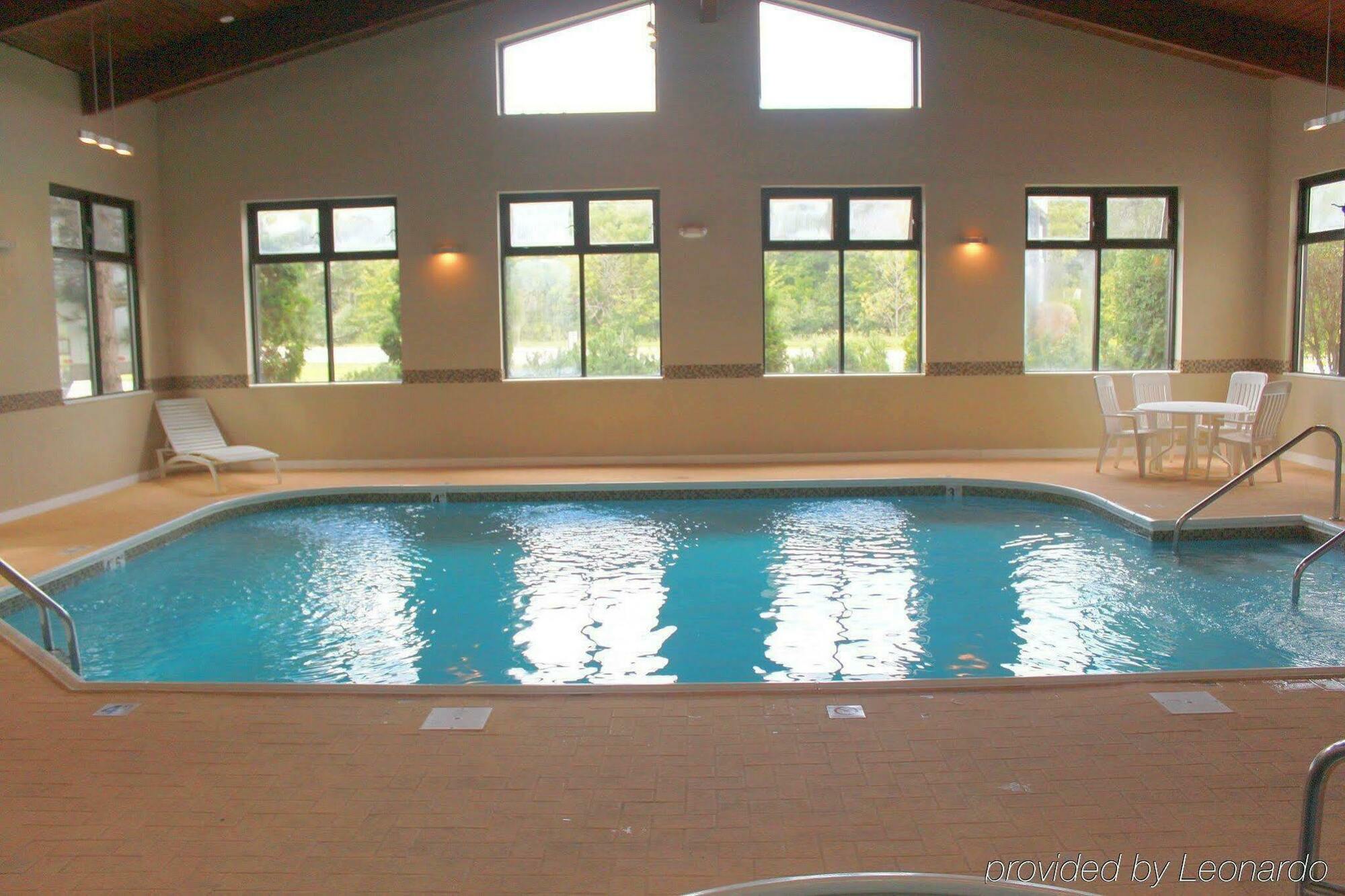 Lexington Inn & Suites-Elgin Facilities photo