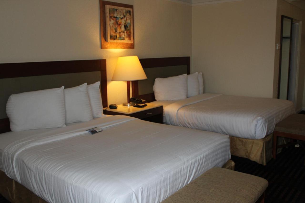 Lexington Inn & Suites-Elgin Room photo